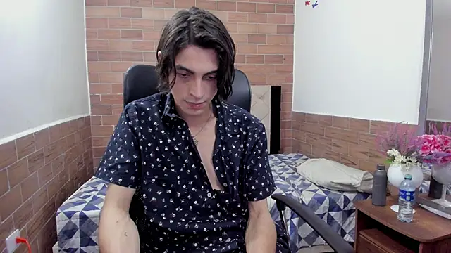 Snapshot of MIKE_HUNTER7 chatting on 01-10-25, 06:42 MIKE HUNTER7 online show from 01-10-25, 06:42