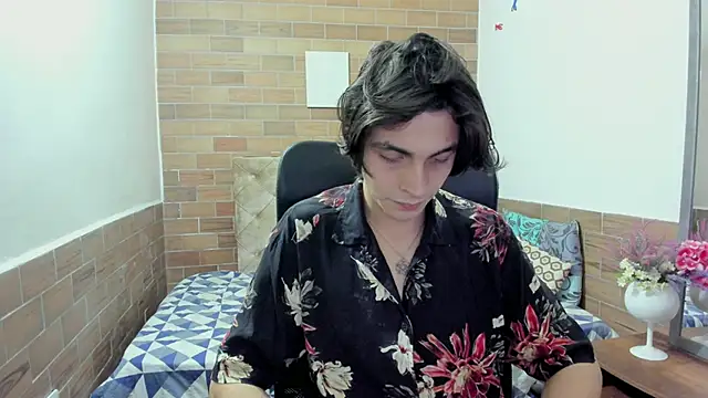 Snapshot of MIKE_HUNTER7 chatting on 01-29-25, 12:13 MIKE HUNTER7 online show from 01-29-25, 12:13