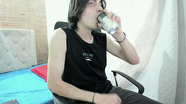 Snapshot of MIKE_HUNTER7 chatting on 02-24-25, 01:42 MIKE HUNTER7 online show from 02-24-25, 01:42