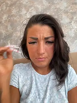 Snapshot of RuslanaXX chatting on 02-19-25, 03:39 RuslanaXX online show from 02-19-25, 03:39