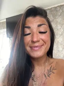 Snapshot of RuslanaXX chatting on 02-19-25, 06:44 RuslanaXX online show from 02-19-25, 06:44