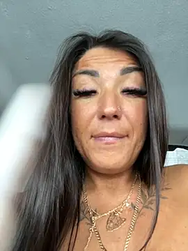 Snapshot of RuslanaXX chatting on 03-02-25, 06:48 RuslanaXX online show from 03-02-25, 06:48