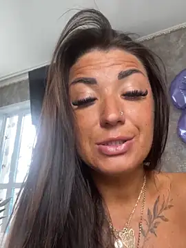 Snapshot of RuslanaXX chatting on 03-23-25, 05:00 RuslanaXX online show from 03-23-25, 05:00