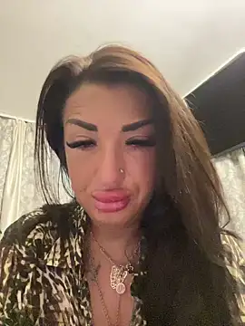 Snapshot of RuslanaXX chatting on 10-03-25, 04:48 RuslanaXX online show from 10-03-25, 04:48