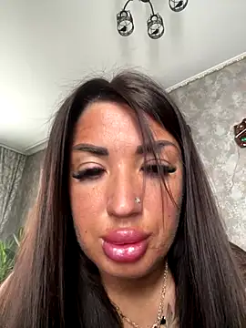 Snapshot of RuslanaXX chatting on 10-07-25, 02:53 RuslanaXX online show from 10-07-25, 02:53