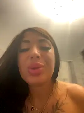 Snapshot of RuslanaXX chatting on 12-02-25, 02:17 RuslanaXX online show from 12-02-25, 02:17