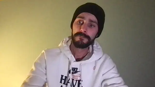 Snapshot of whow11@xh chatting on 12-16-24, 01:42 whow11xh online show from 12-16-24, 01:42