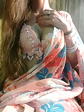Snapshot of seductivegirl55 chatting on 03-10-25, 09:18 seductivegirl55 online show from 03-10-25, 09:18