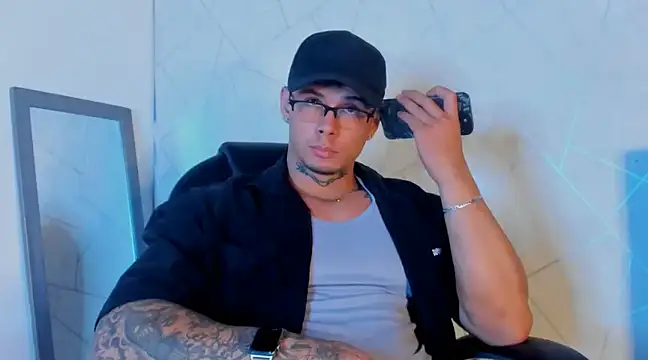 NoahhBrown online show from 02-09-25, 02:17