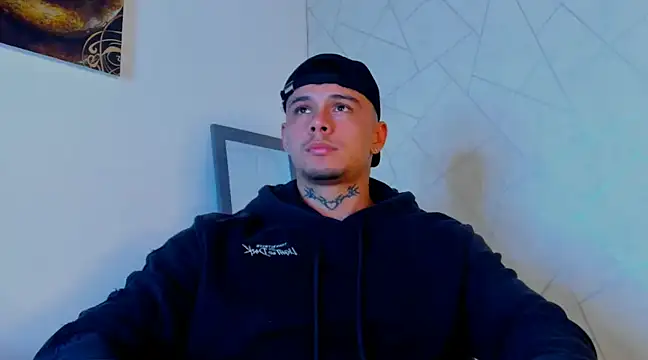 NoahhBrown online show from 03-01-25, 04:37