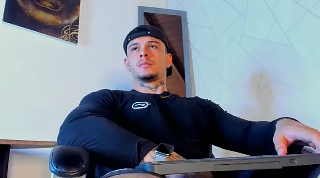 NoahhBrown online show from 03-11-25, 03:59