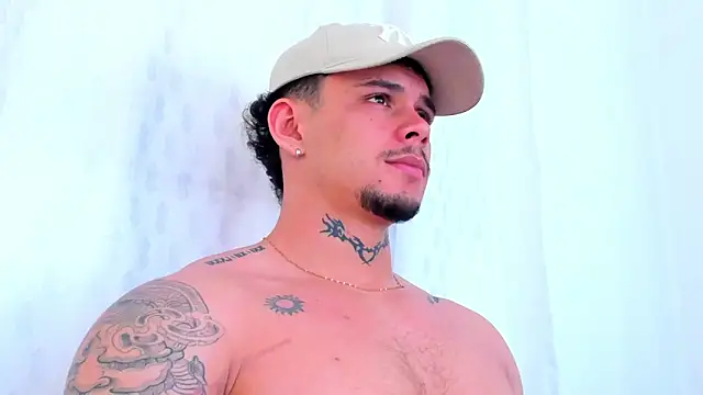 NoahhBrown online show from 10-08-25, 05:21