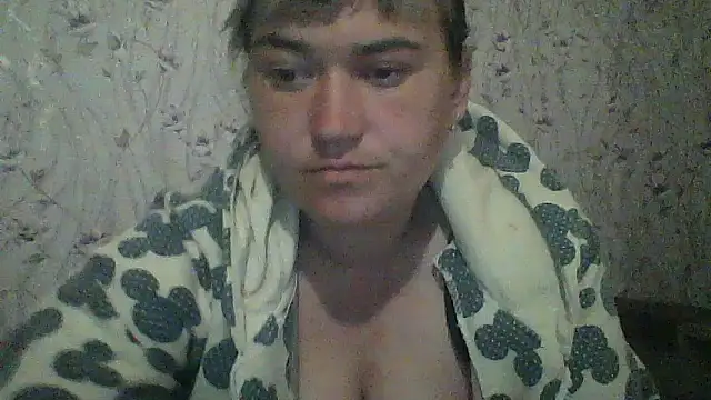 Snapshot of HollyLaBerry chatting on 05-18-26, 02:40 HollyLaBerry online show from 05-18-26, 02:40