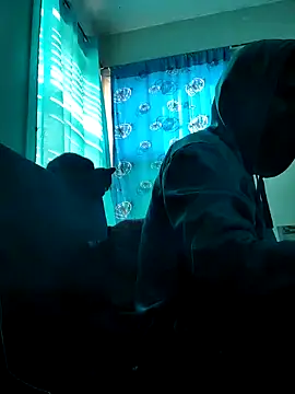 Snapshot of LongDickZee562 chatting on 12-19-24, 05:29 LongDickZee562 online show from 12-19-24, 05:29