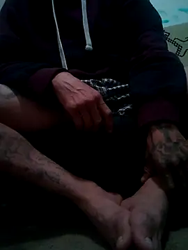 Snapshot of LongDickZee562 chatting on 02-20-25, 01:25 LongDickZee562 online show from 02-20-25, 01:25