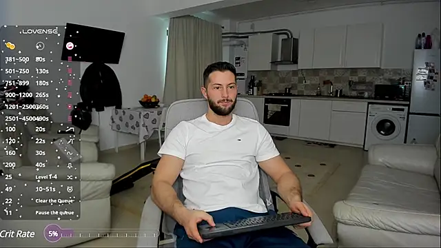 Snapshot of ZackFraser chatting on 01-09-25, 08:13 ZackFraser online show from 01-09-25, 08:13