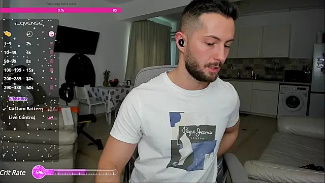 Snapshot of ZackFraser chatting on 02-11-25, 08:26 ZackFraser online show from 02-11-25, 08:26