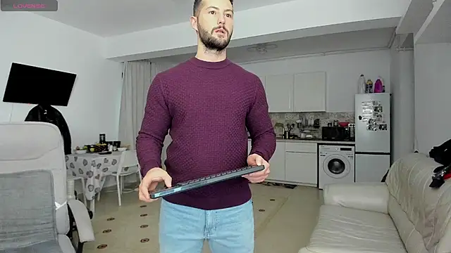 Snapshot of ZackFraser chatting on 10-08-25, 05:38 ZackFraser online show from 10-08-25, 05:38