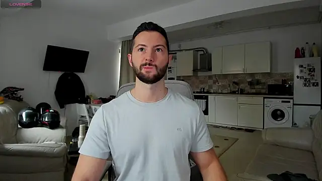 Snapshot of ZackFraser chatting on 11-05-25, 09:53 ZackFraser online show from 11-05-25, 09:53