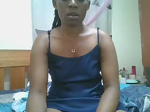 Snapshot of Sweetchoco5 chatting on 10-17-25, 06:21 Sweetchoco5 online show from 10-17-25, 06:21