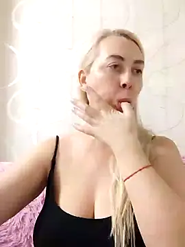 HotJanet online show from 01-12-25, 07:31