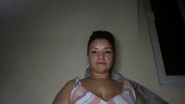 Snapshot of Linusya chatting on 09-14-25, 04:39 Linusya online show from 09-14-25, 04:39