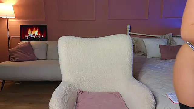 Lina-hill online show from 02-23-25, 05:50