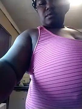 Snapshot of MATUREBUSSTY chatting on 10-31-25, 05:30 MATUREBUSSTY online show from 10-31-25, 05:30