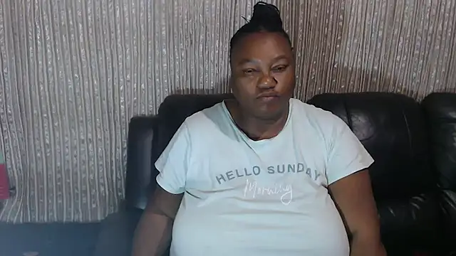 Snapshot of MATUREBUSSTY chatting on 11-23-25, 12:10 MATUREBUSSTY online show from 11-23-25, 12:10