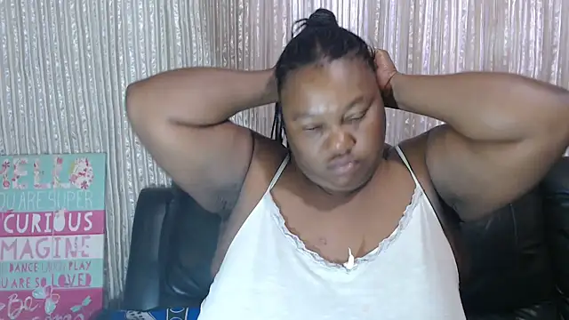 Snapshot of MATUREBUSSTY chatting on 12-02-25, 03:01 MATUREBUSSTY online show from 12-02-25, 03:01