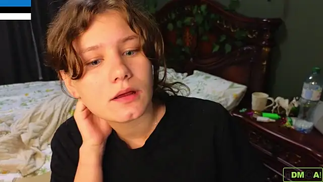 Snapshot of Charlotte_wow chatting on 10-31-25, 05:14 Charlotte wow online show from 10-31-25, 05:14