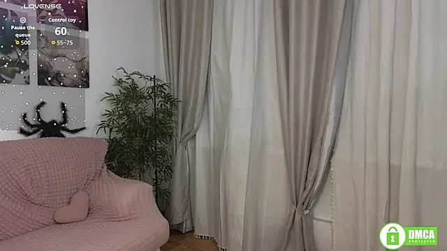 Snapshot of Charlotte_wow chatting on 11-21-25, 10:08 Charlotte wow online show from 11-21-25, 10:08