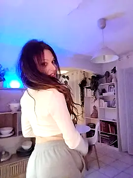 Snapshot of Luna_Kitanna chatting on 01-19-25, 03:08 Luna Kitanna online show from 01-19-25, 03:08