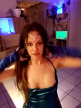 Snapshot of Luna_Kitanna chatting on 02-02-25, 03:32 Luna Kitanna online show from 02-02-25, 03:32