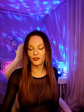 Luna Kitanna online show from 12-04-25, 10:29