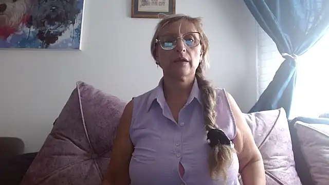 Snapshot of Lilly_macflyy chatting on 05-20-26, 07:42 Lilly macflyy online show from 05-20-26, 07:42