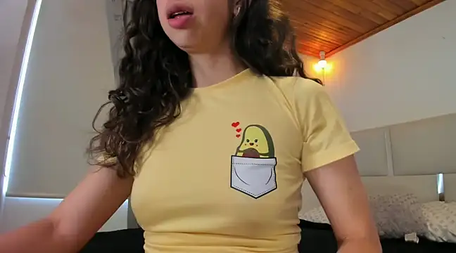 Snapshot of tierra_n chatting on 02-21-25, 08:49 tierra n online show from 02-21-25, 08:49