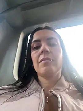 Snapshot of SuzanSmithh chatting on 01-17-25, 11:27 SuzanSmithh online show from 01-17-25, 11:27