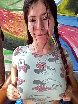 Snapshot of Hotnightsexxx chatting on 06-17-26, 06:42 Hotnightsexxx online show from 06-17-26, 06:42