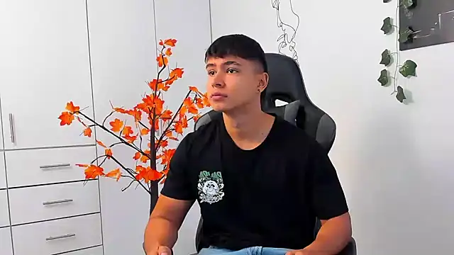 Snapshot of Bray_Kevin chatting on 01-06-26, 05:49 Bray Kevin online show from 01-06-26, 05:49