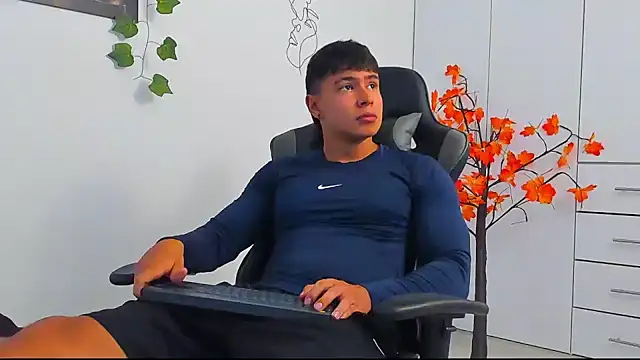 Snapshot of Bray_Kevin chatting on 01-12-26, 08:03 Bray Kevin online show from 01-12-26, 08:03