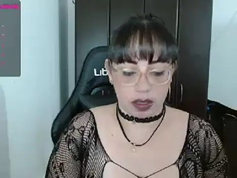 natashasmithe online show from 12-30-24, 03:25