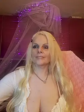 Snapshot of Angeldevilus chatting on 05-09-26, 12:05 Angeldevilus online show from 05-09-26, 12:05