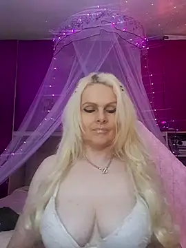 Snapshot of Angeldevilus chatting on 06-07-26, 10:24 Angeldevilus online show from 06-07-26, 10:24