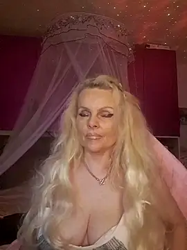 Snapshot of Angeldevilus chatting on 06-18-26, 12:11 Angeldevilus online show from 06-18-26, 12:11