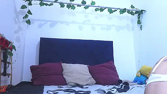 AliciaBasch online show from 12-22-24, 11:09