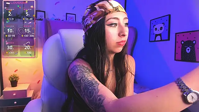 Snapshot of _cloe_martinez chatting on 12-15-24, 11:09 cloe martinez online show from 12-15-24, 11:09