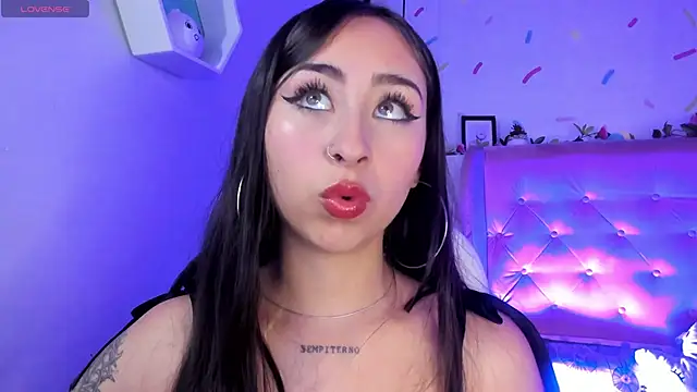 Snapshot of _cloe_martinez chatting on 03-21-25, 01:45 cloe martinez online show from 03-21-25, 01:45