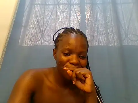 Snapshot of Creamypussy21 chatting on 05-05-26, 12:35 Creamypussy21 online show from 05-05-26, 12:35