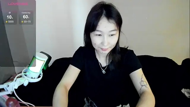 SaraXray online show from 11-19-25, 02:33